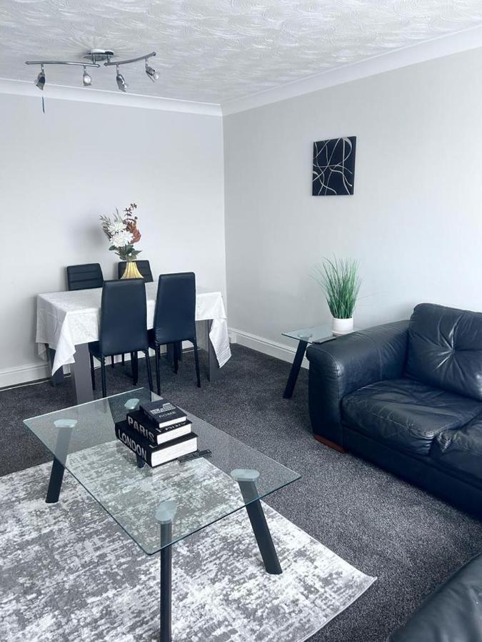 Parsonage Leys Apartment Harlow Exterior foto